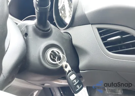 2013 Hyundai Elantra Gls z USA, uszkodzony, nr VIN 5NPDH4AE6DH249391